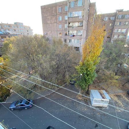 Large Cozy Apartment On Beginning Of Komitas Ave Єреван Екстер'єр фото